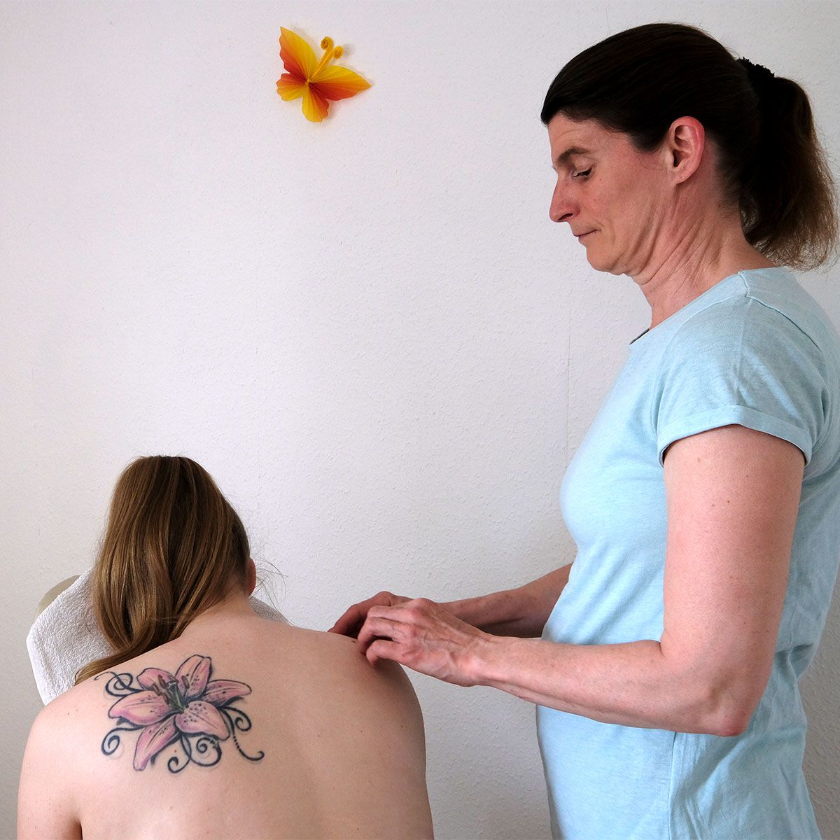 Massage auf einem Stuhl mit Iris Schneider