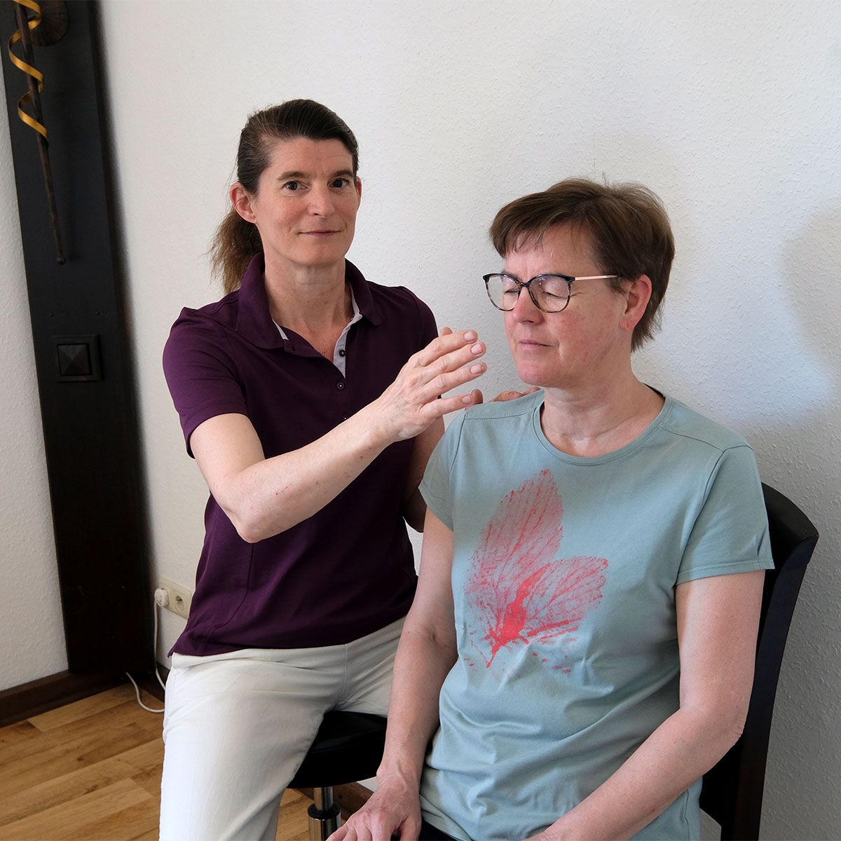 Herunterfahren bei einer Hypnosebehandlung mit Iris Schneider